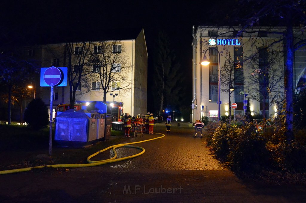 Feuer 2 Hotel Koeln Hoehenberg Benoplatz P52.JPG - Miklos Laubert